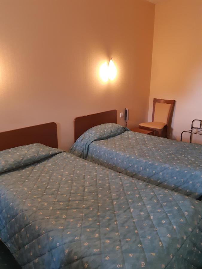 Hotel Les Forges Noyal-sur-Vilaine Экстерьер фото