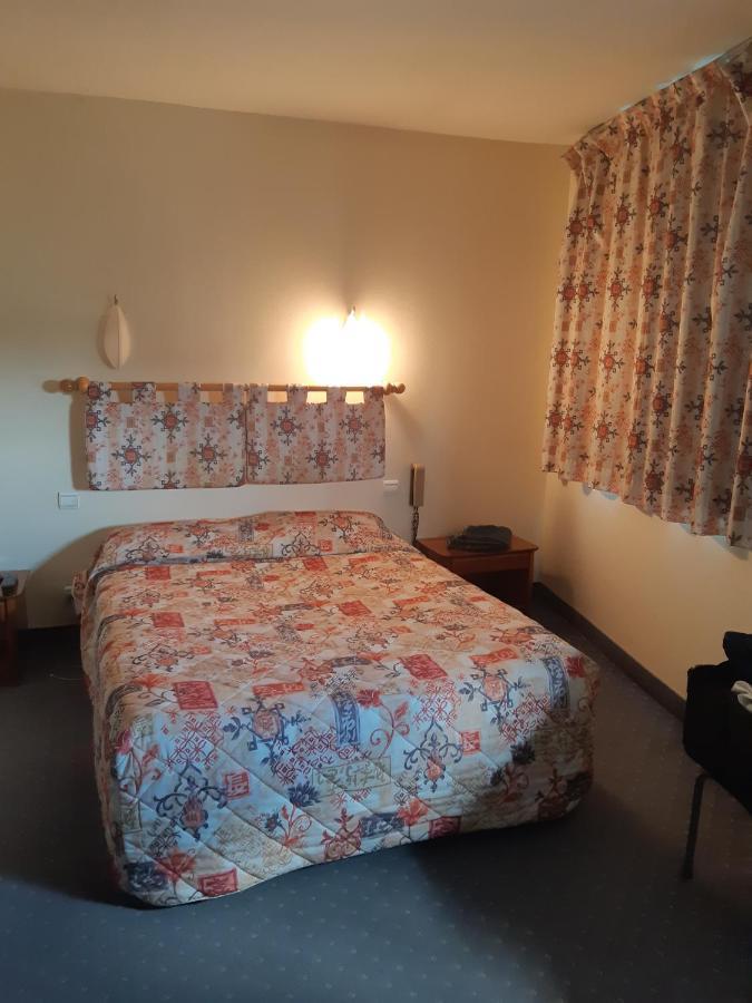 Hotel Les Forges Noyal-sur-Vilaine Экстерьер фото